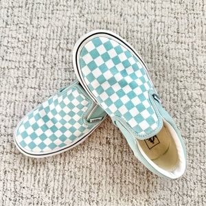 VANS KIDS CLASSIC SLIP-ON CHECKERBOARD SHOE size 3. Turquoise.